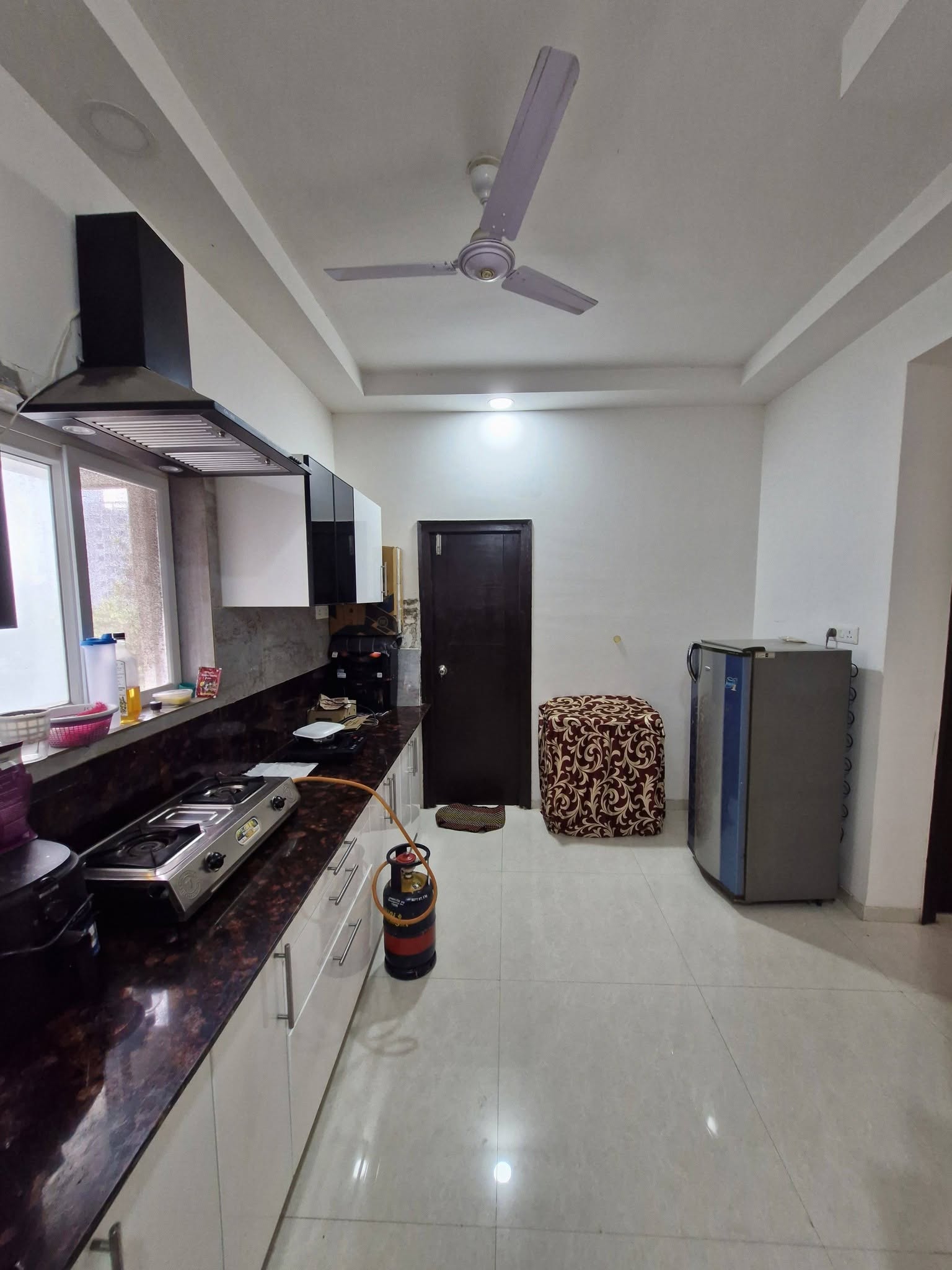 Room for rent in Lawnz Kokapet