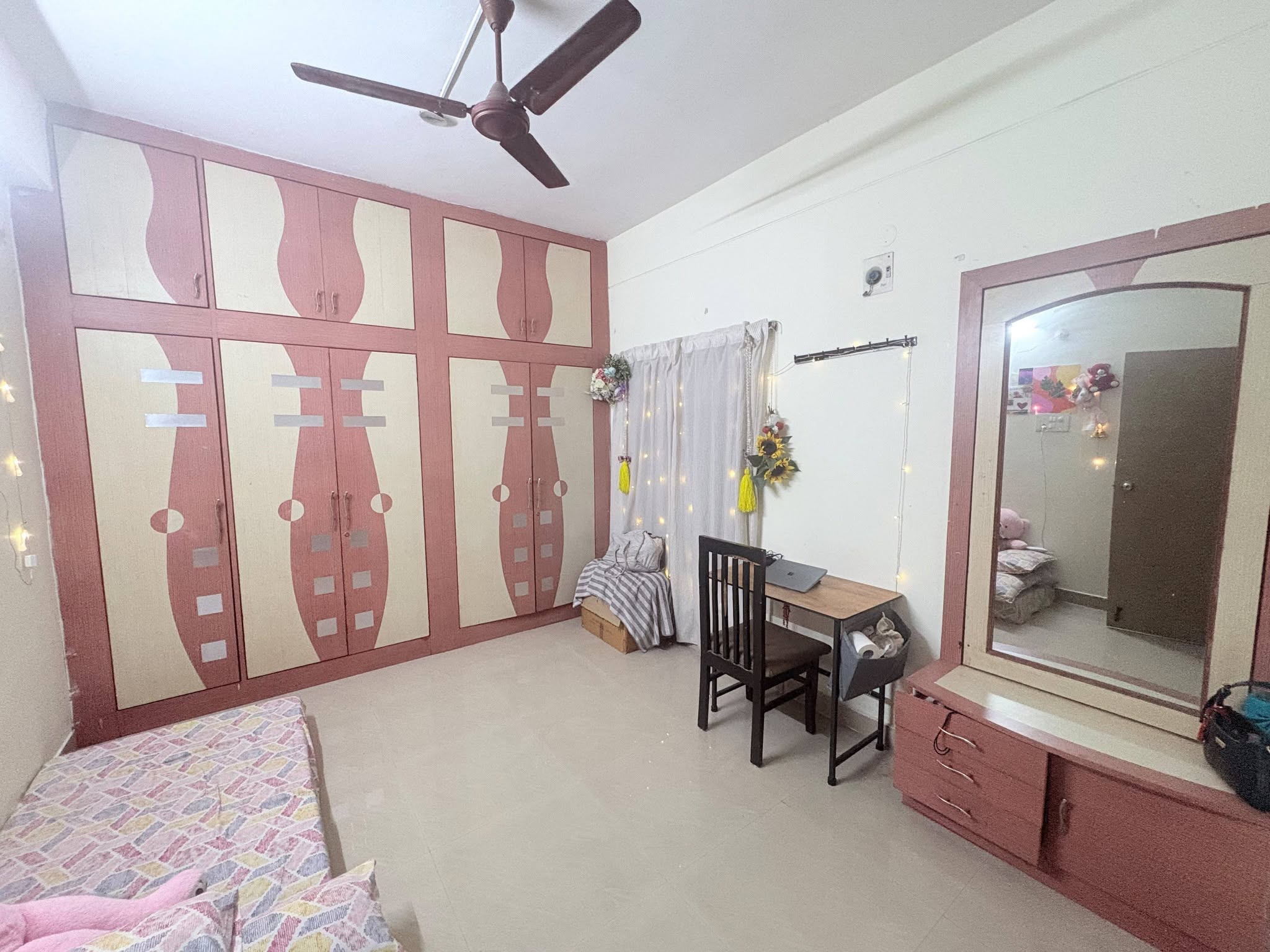Room for rent in Manikonda