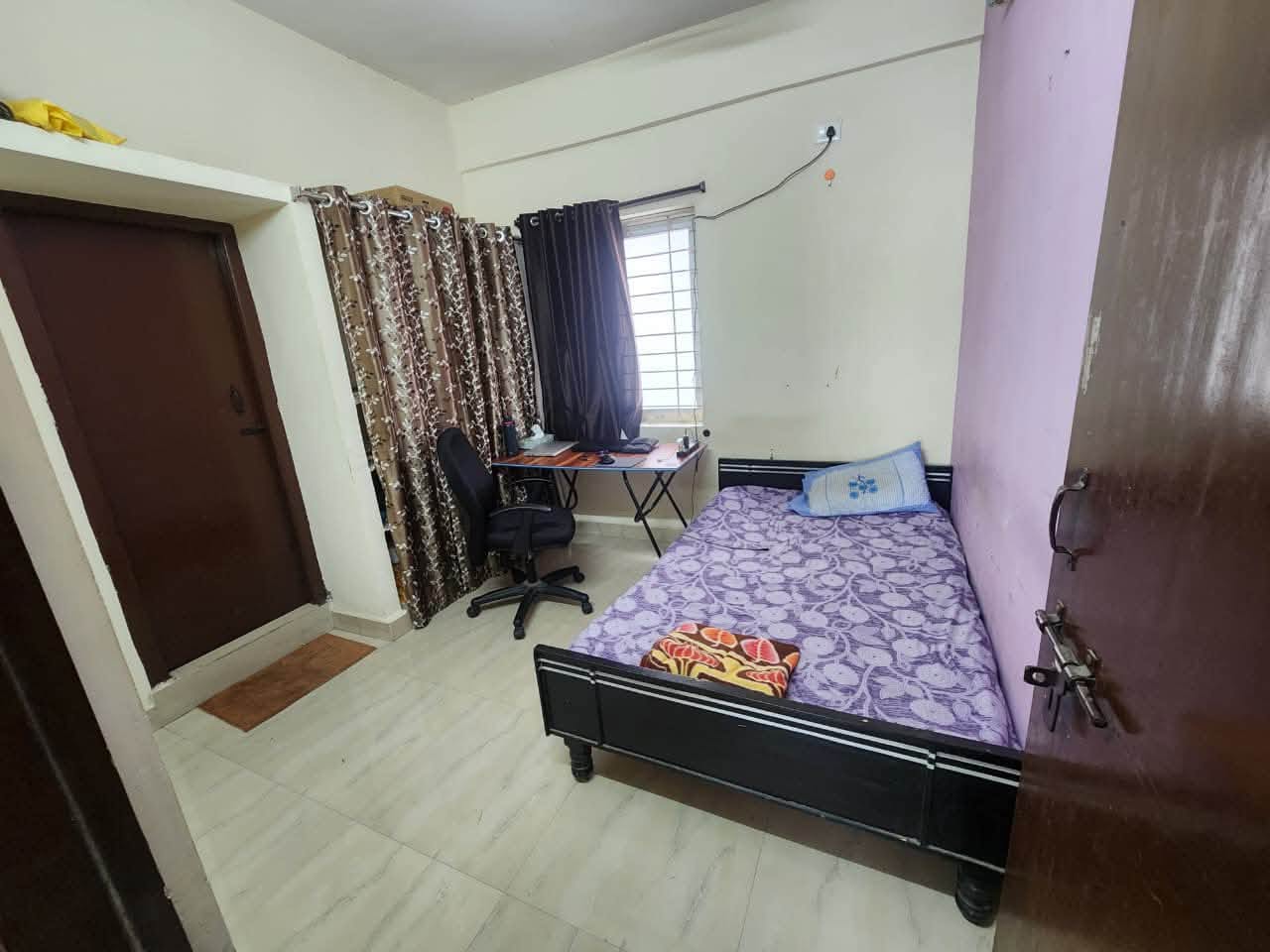 Room for rent in Fortune Sampada Gowlidoddy