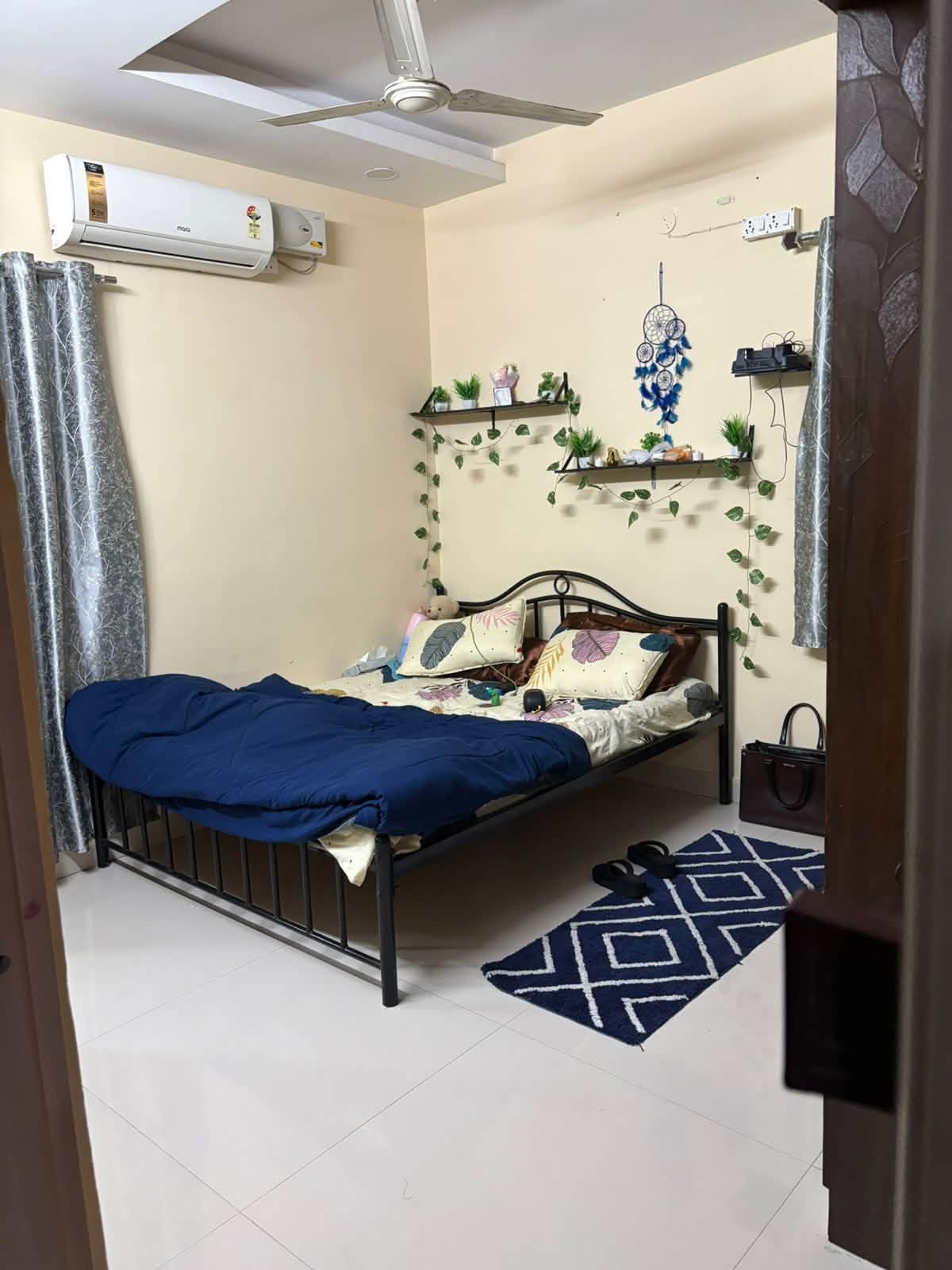 Room for rent in Manikonda