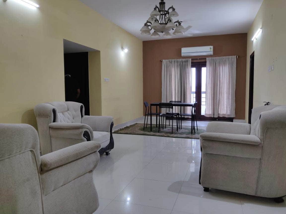 Room for rent in Silver Oak Residency Kondapur