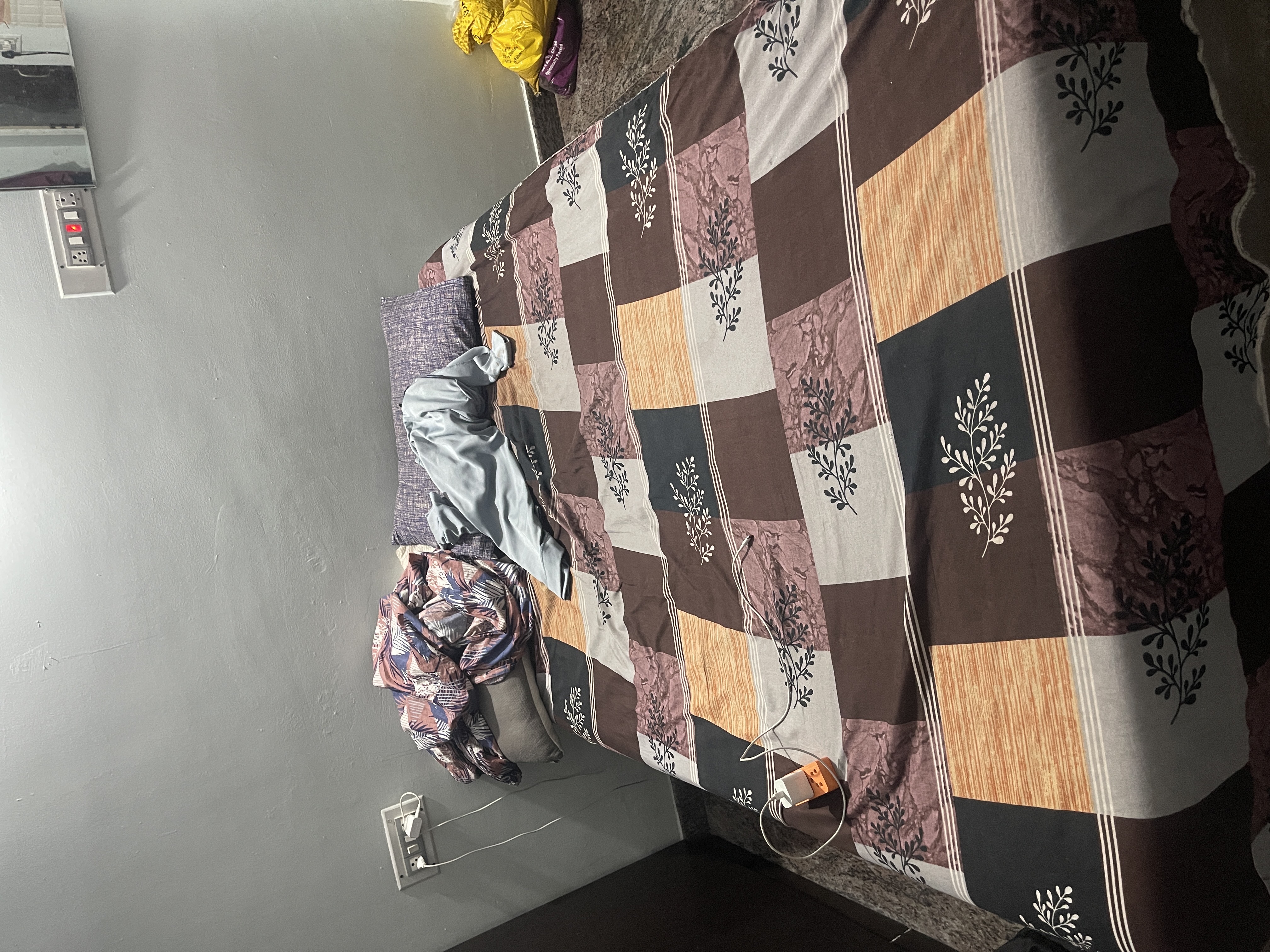 Shared room for rent in Shri Parvathi Nilaya Hoodi Metro Parking, Hoodi Main Road, Hoodi, Seetharampalya, Mahadevapura, Bengaluru, Karnataka, India