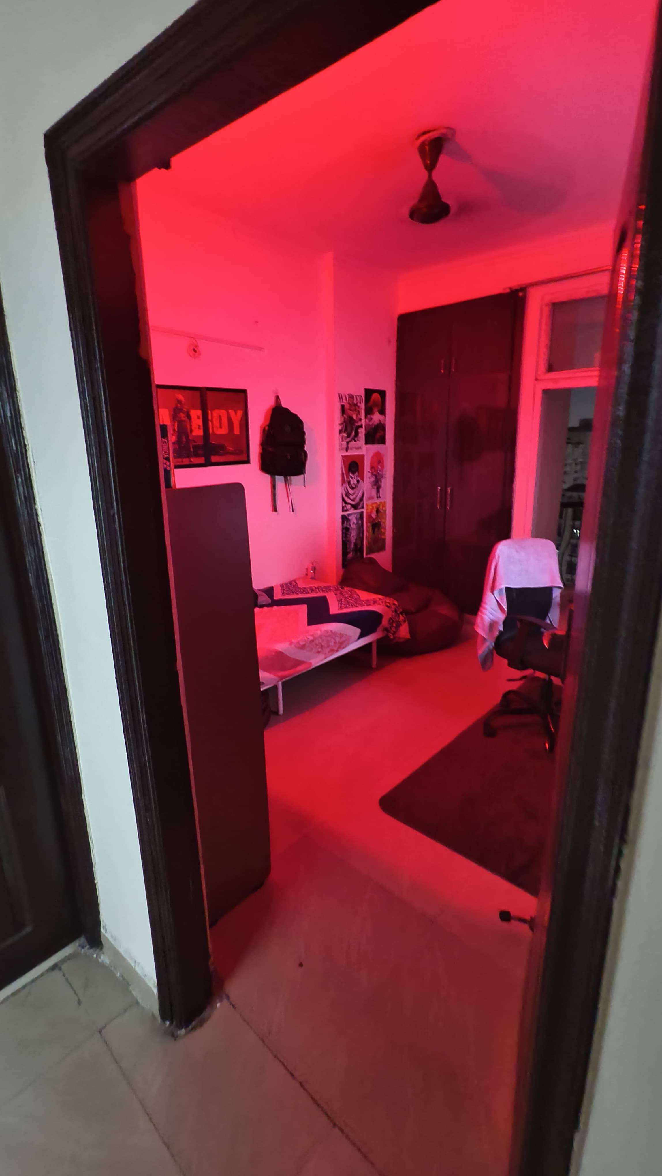Private room for rent in P Tower 18th Floor (Top) Amarpali Silicon City, Sector 76, Noida, Uttar Pradesh, India